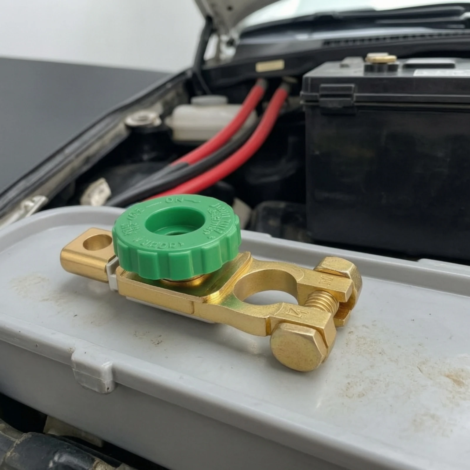 Manual Rotary Battery Disconnect Switch Compact Battery Disconnect Switch Mechanical Corrosion Resistant for Car Owners