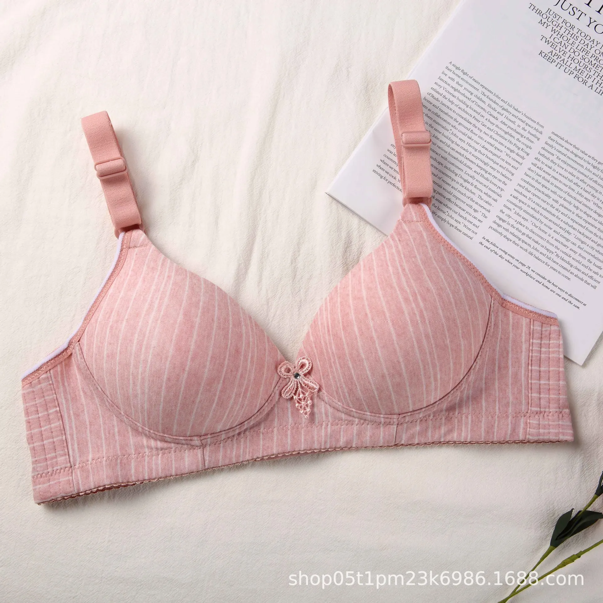 Female Large Size Thin Underwear Women Non-steel Ring Brassiere Female Comfortable Breathable Underwear Mum Cotton Gathering Bra