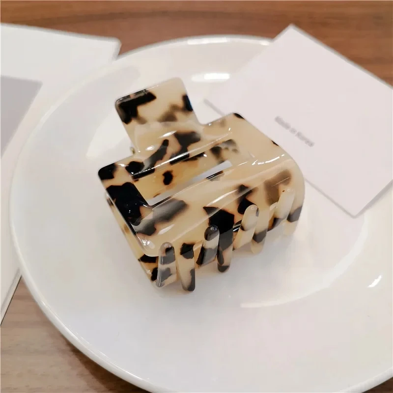 5 سنتيمتر X 5,5 سنتيمتر عالية الجودة موضة النساء مقاطع هندسية المشابك خلات دبابيس شعبية هدية مثالية الحلو الفتيات إكسسوارات الشعر