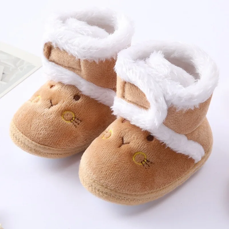 الشتاء الطفل أحذية مشي 2025 جديد الرياضة الطفل لطيف الأحذية الدافئة عادية الطفل المنزل أحذية مشي المضادة للانزلاق الطفل المنزل الأحذية