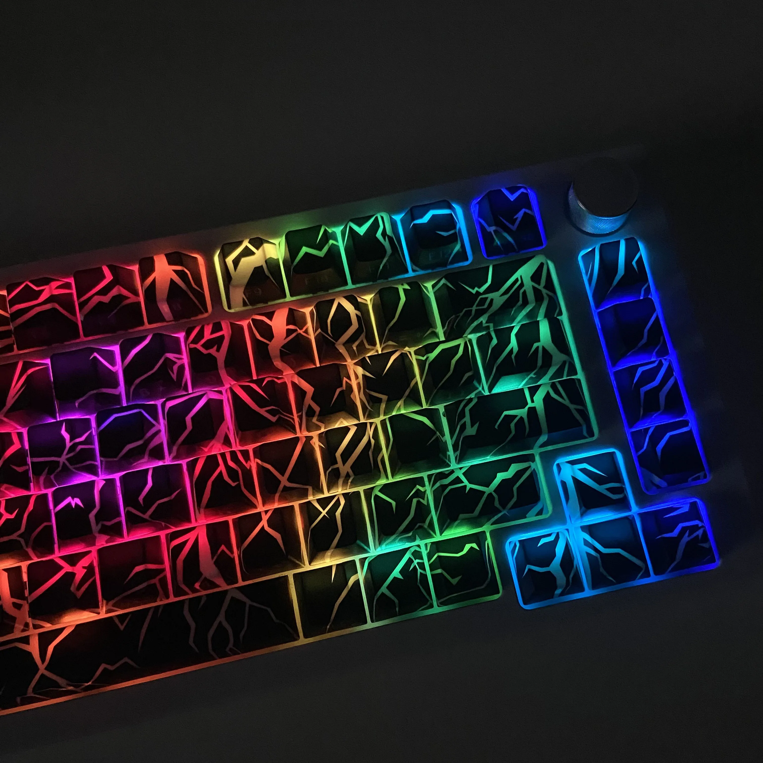 

Lightning Side Engraved Translucent Keycaps Cherry PBT Key Caps Mechanical Keyboard 5-Side Thermal Sublimation Black Keycap