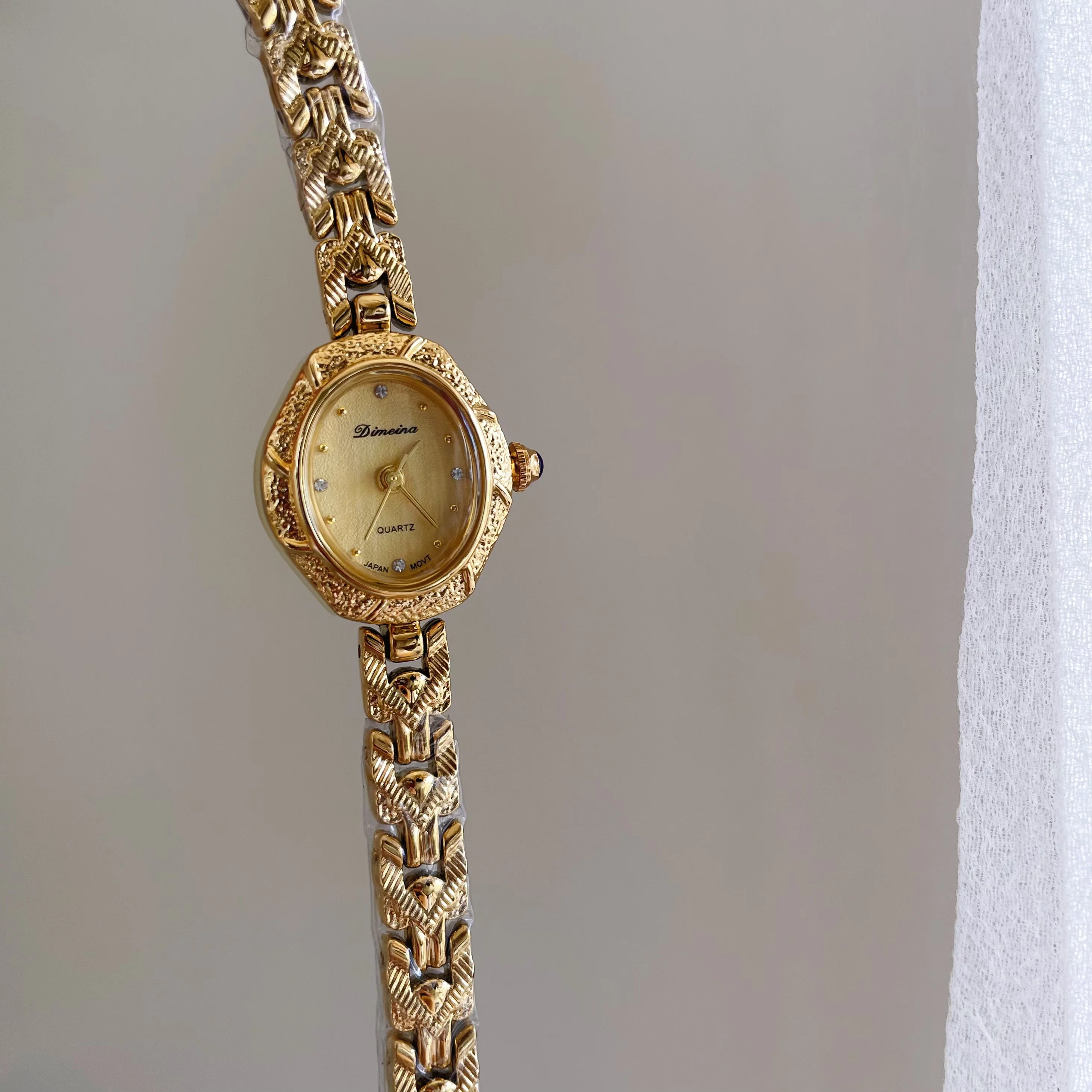 

Women's Accessories, Small Dial Oval Watch, Retro Luxury Small Gold Watch, Birthday Gift, High-Quality Luxury Wristwatch