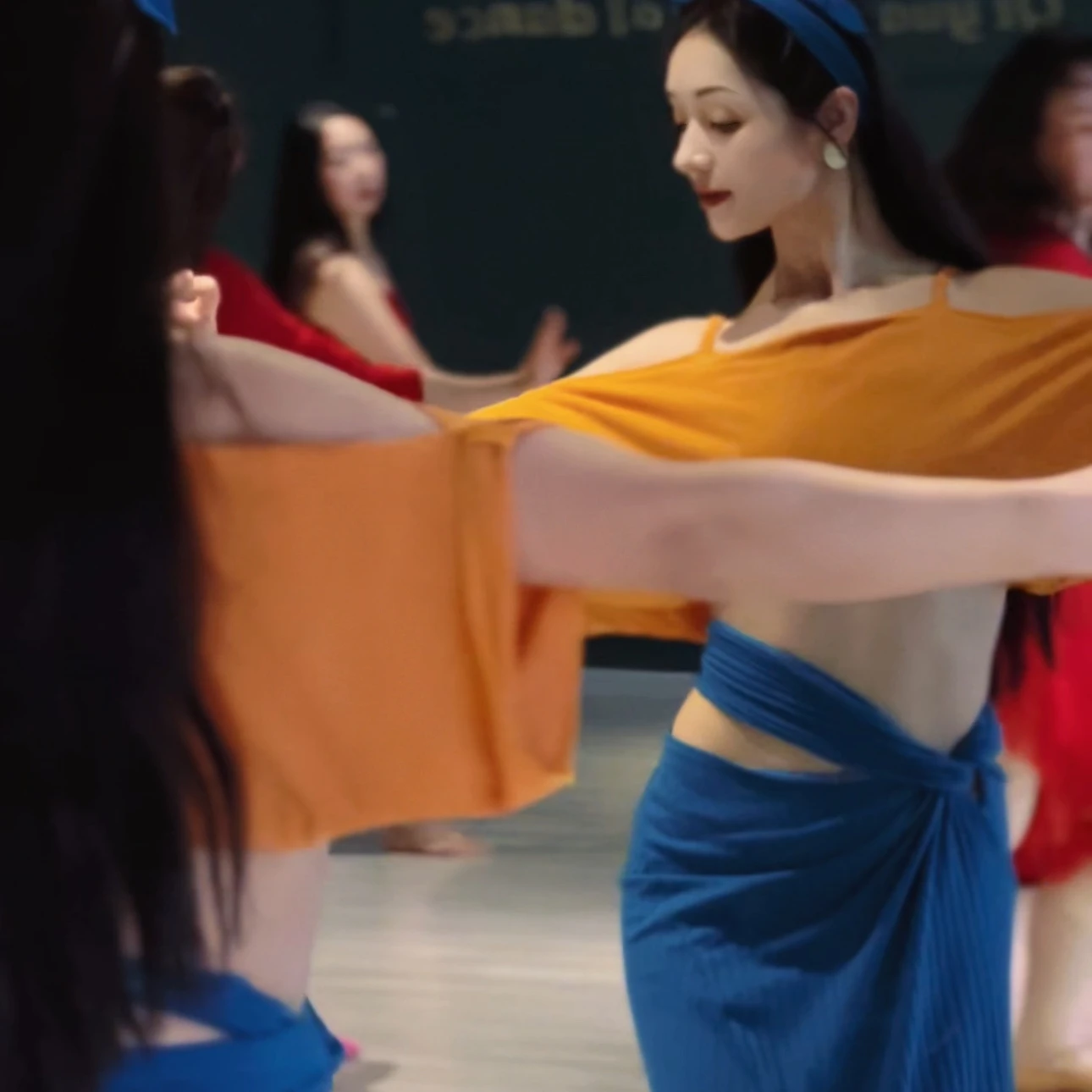 새로운 BellyDance 세트 공연 의상 여성 섹시한 기질 연습복 성인 오리엔탈 댄스 전문 훈련 복장