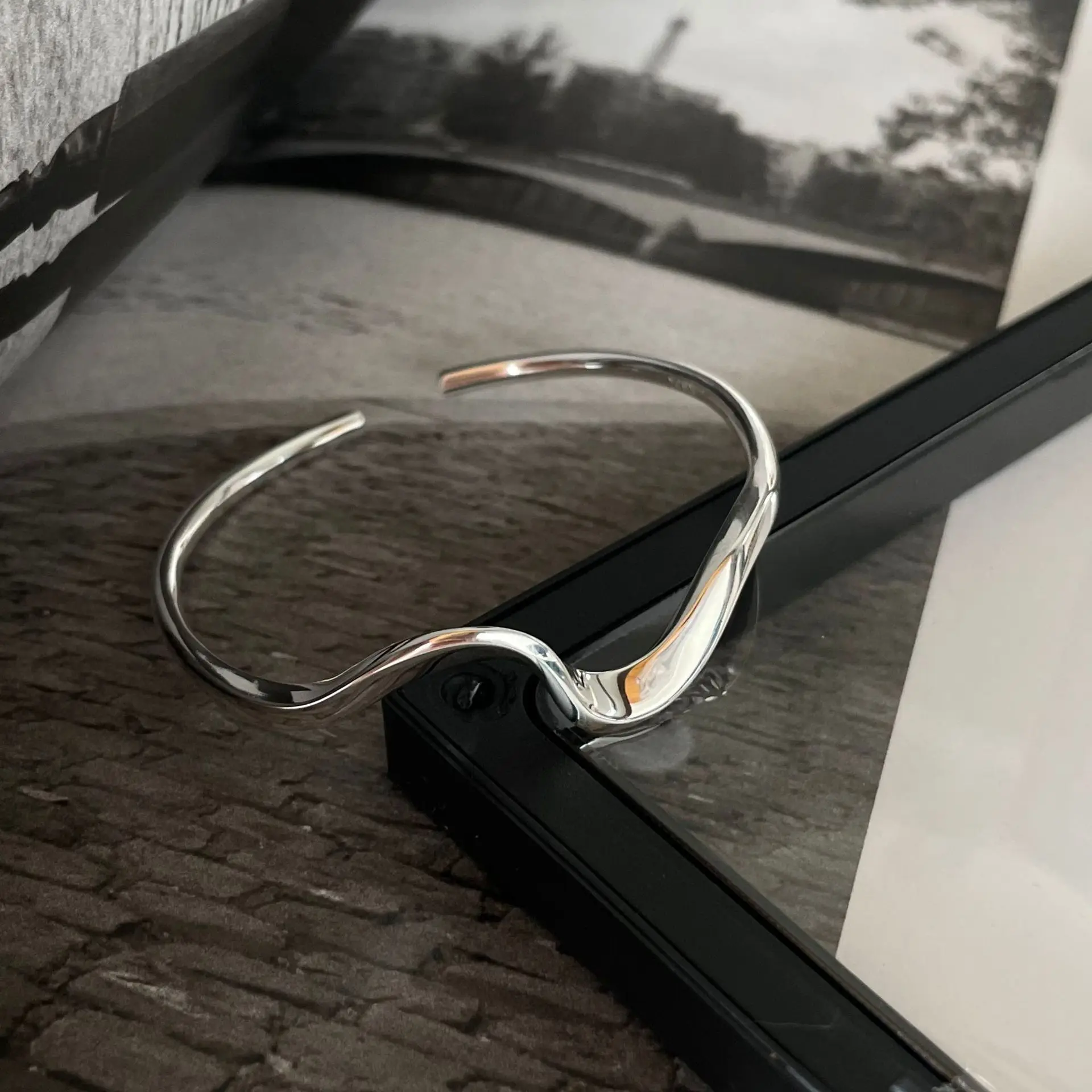 S925 Sterling Silver Glossy Twisted Cuff Bracelet Simplicity Line Irregular Bangle for Women Korean Fashion Party Jewelry Gift