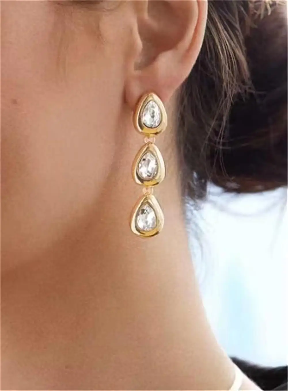 Edelstahl-Wassertropfen-Ohrringe mit Zirkon-Einlage, Französischer Stil und Personalisierte Ohrringe für Frauen
