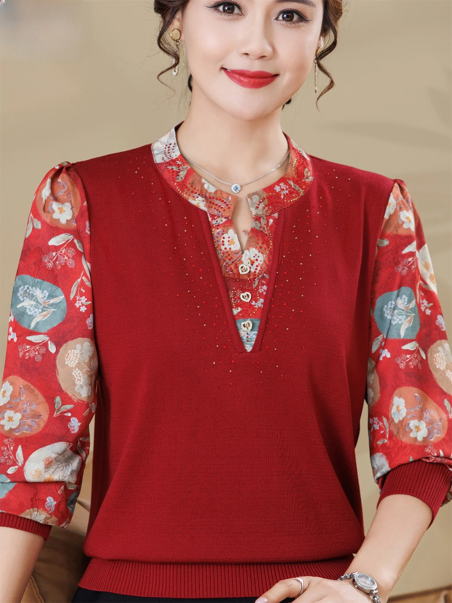 

Faionable Long Sve футболка Свободный женский слэ для мам среднего возраста Осенняя одежда Дышащий вязаный топ с V-образным вырезом