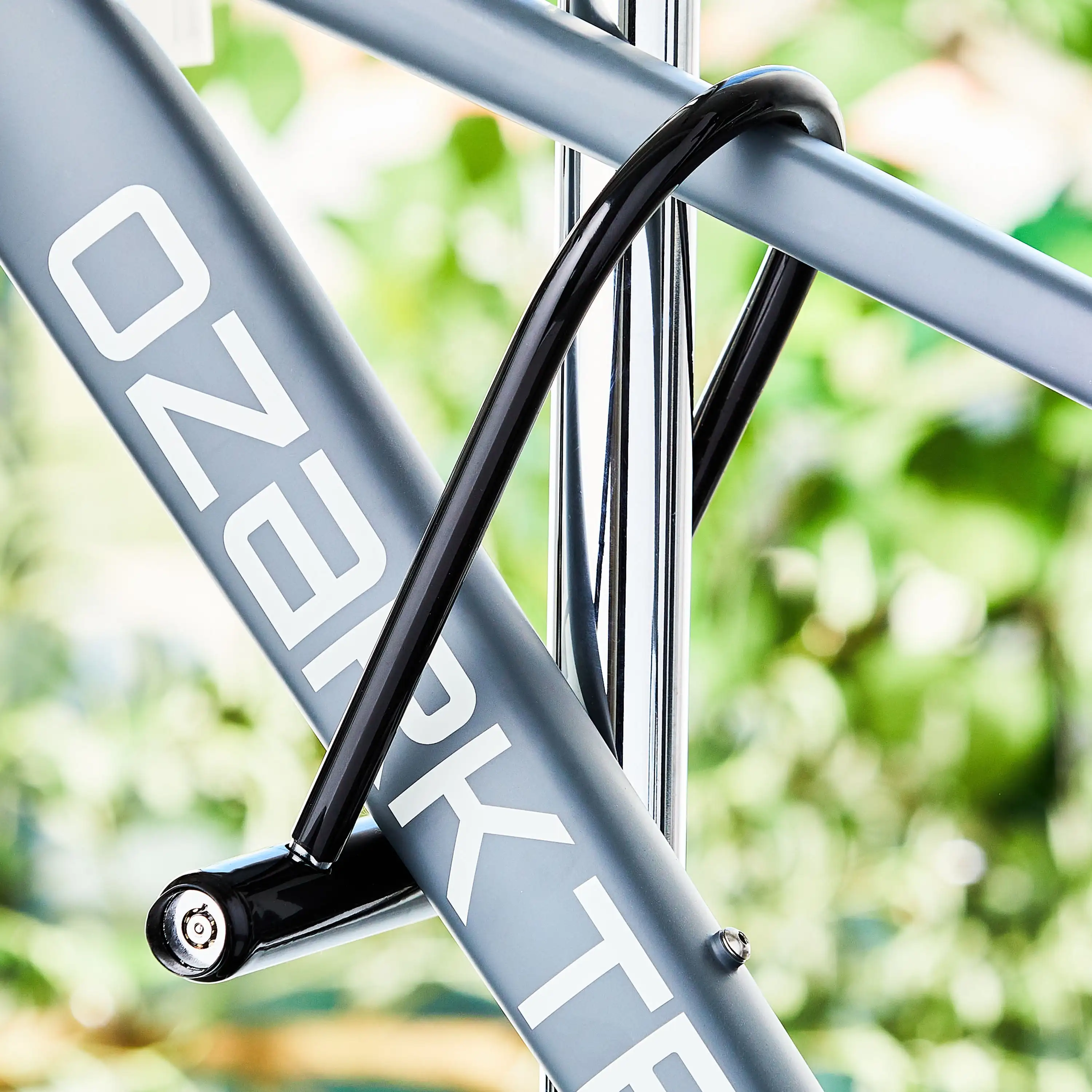 Bike U-Lock with Key, 9.5 inch, Black