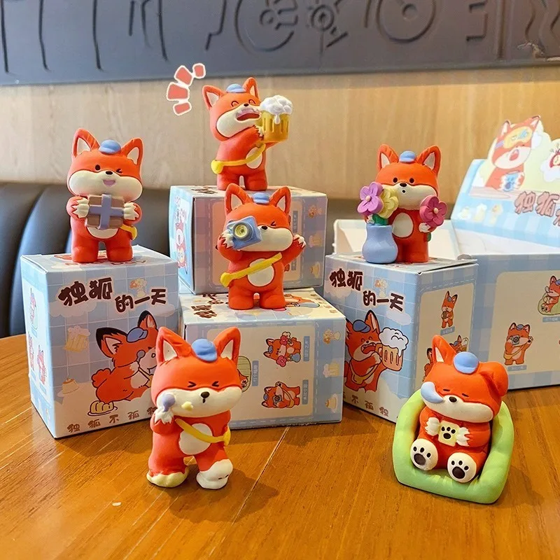 Daily Use Resin Animal Statue Meticulously Crafted Desk Ornament Elegant Fox Doll Automotive Interior Decoration DIY Miniatures