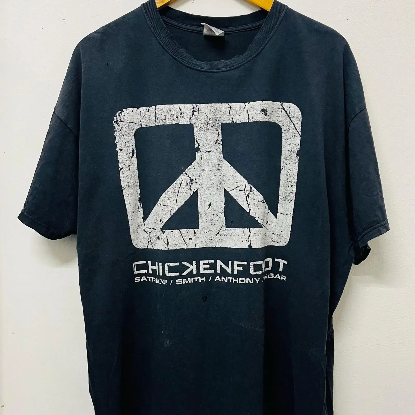 Vintage Y2K Chickenfoot Satriani Smith Anthony Hagar Tour 09 T Shirt Guitarist Music Entertainment Black 2XL vintage Washed