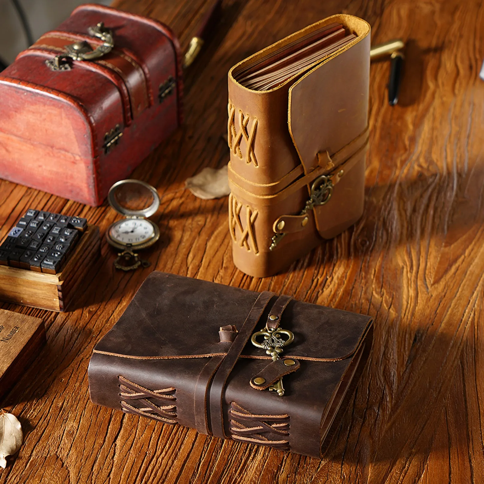 

Vintage Leather Journals - Handmade Bound Notebooks Diary with 300 Pages, Leather Sketchbook for Writing, Drawing & Travel
