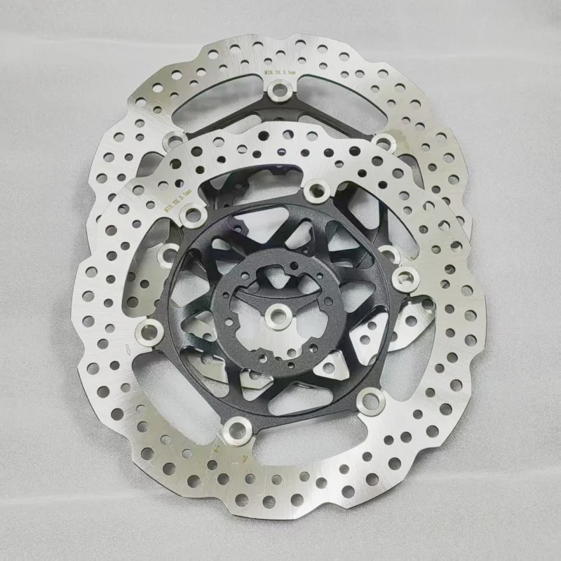 The brake discs are suitable for CRF1000L Africa Twin from Adventure 2016 to 2020