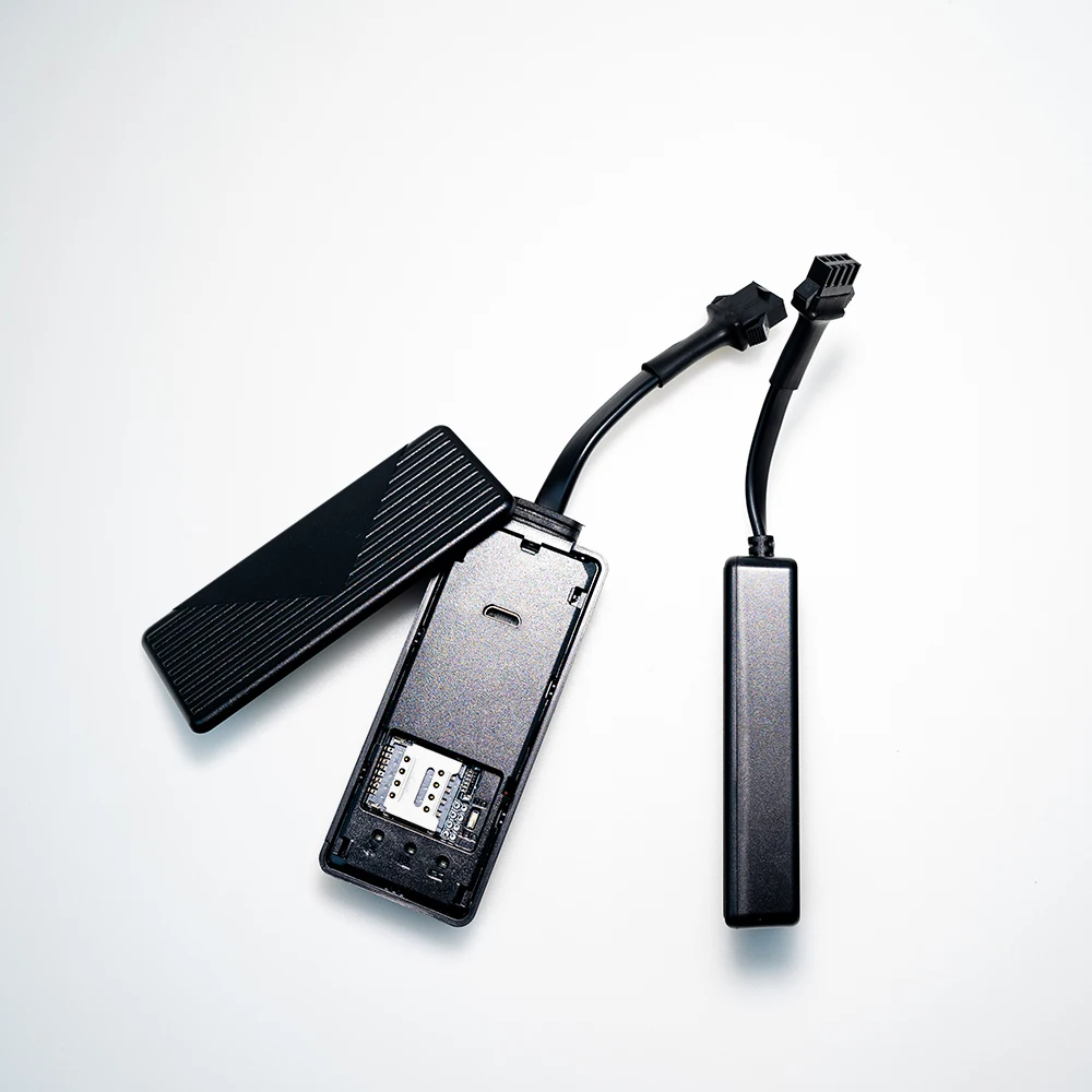 Wholesale 4G+2G 4 Pin Auto Vehicle Truck Tracking Device Gps Locator Car Motorcycle Remote Cut Off GPS Tracker for Car