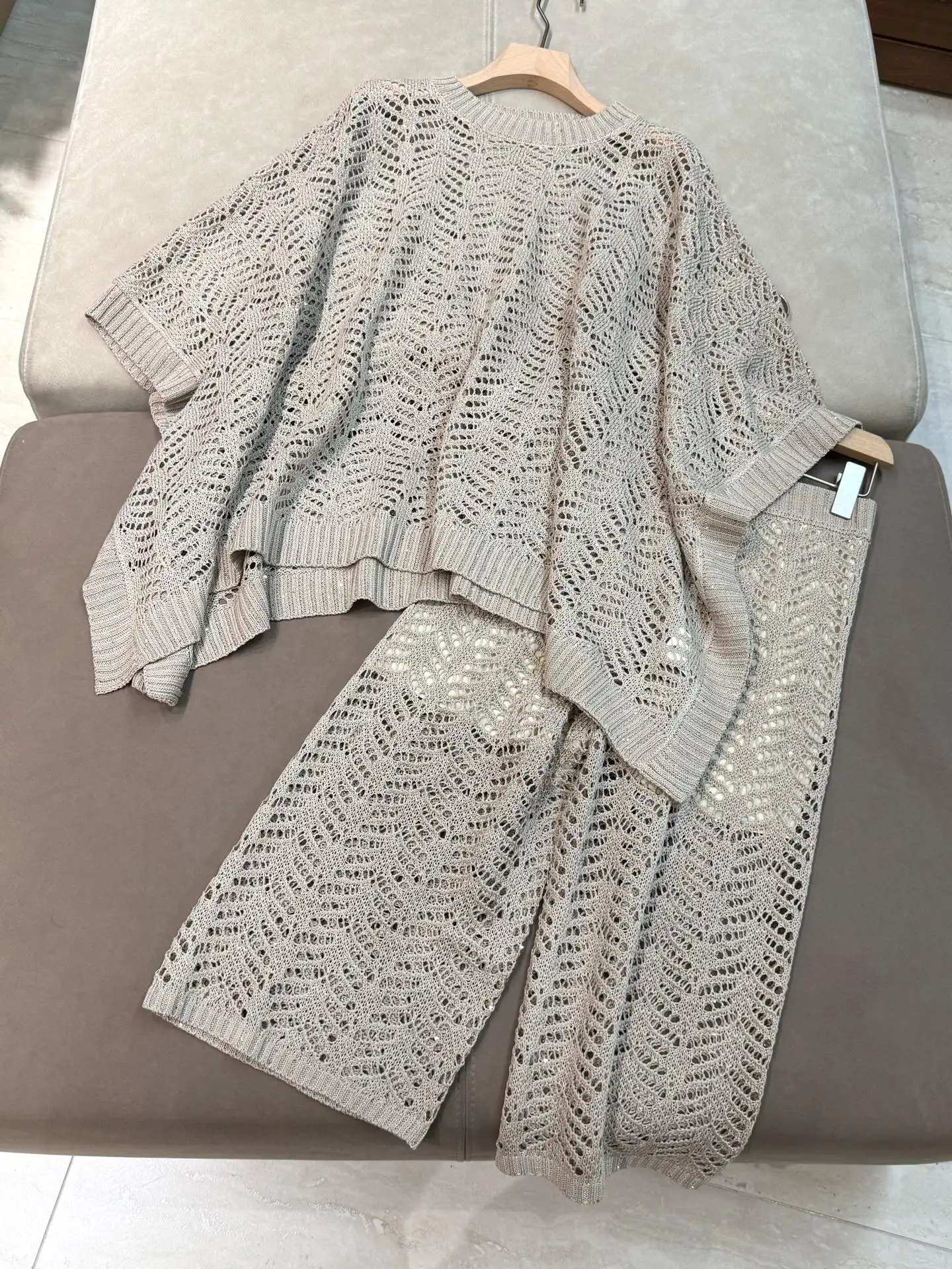 Spring Summer 2025 Women's Shorts Suit Hollow Knitted Pullover Sweater + Elastic Shorts 2 Piece Set