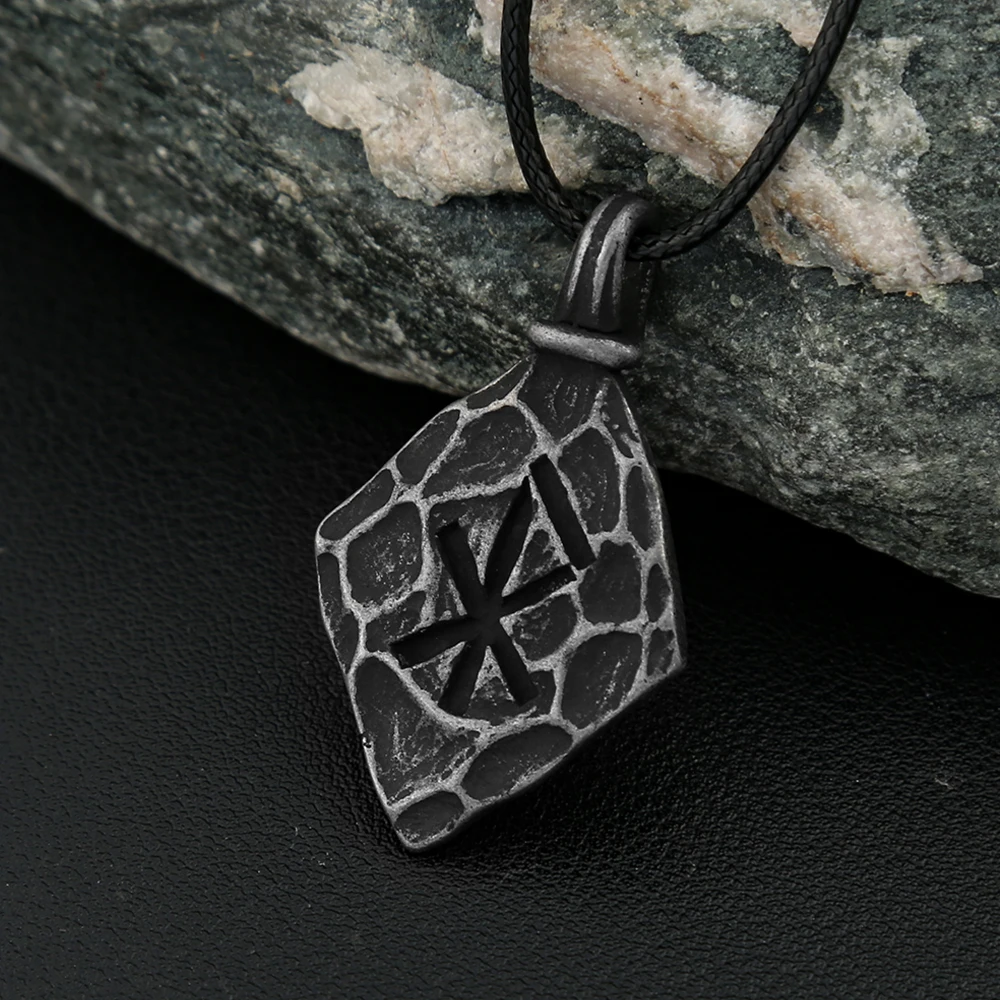 Vintage Viking Compass Pendant Men's Chain Nordic Ancient Viking Stainless Steel Biker Amulet Necklace Pendant Jewelry Gift