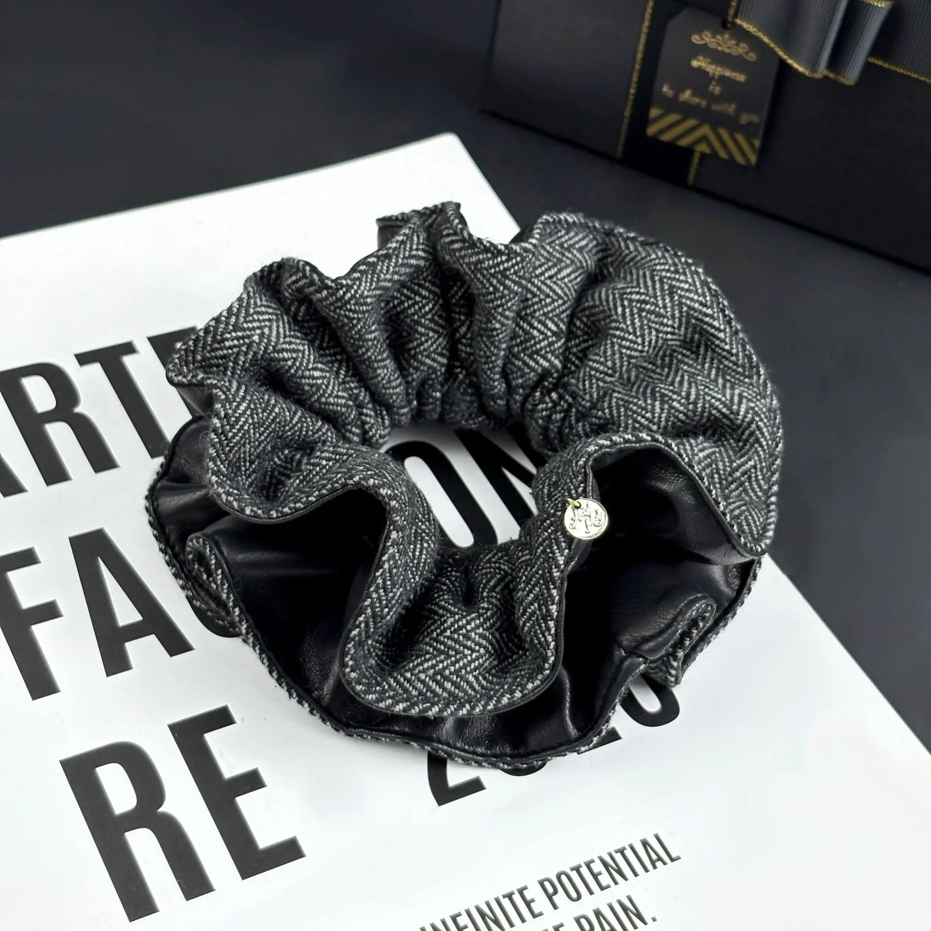 Japanese and Korean ins fashion black leather face plaid pleated double-layer large intestine hair band temperament advanced sen