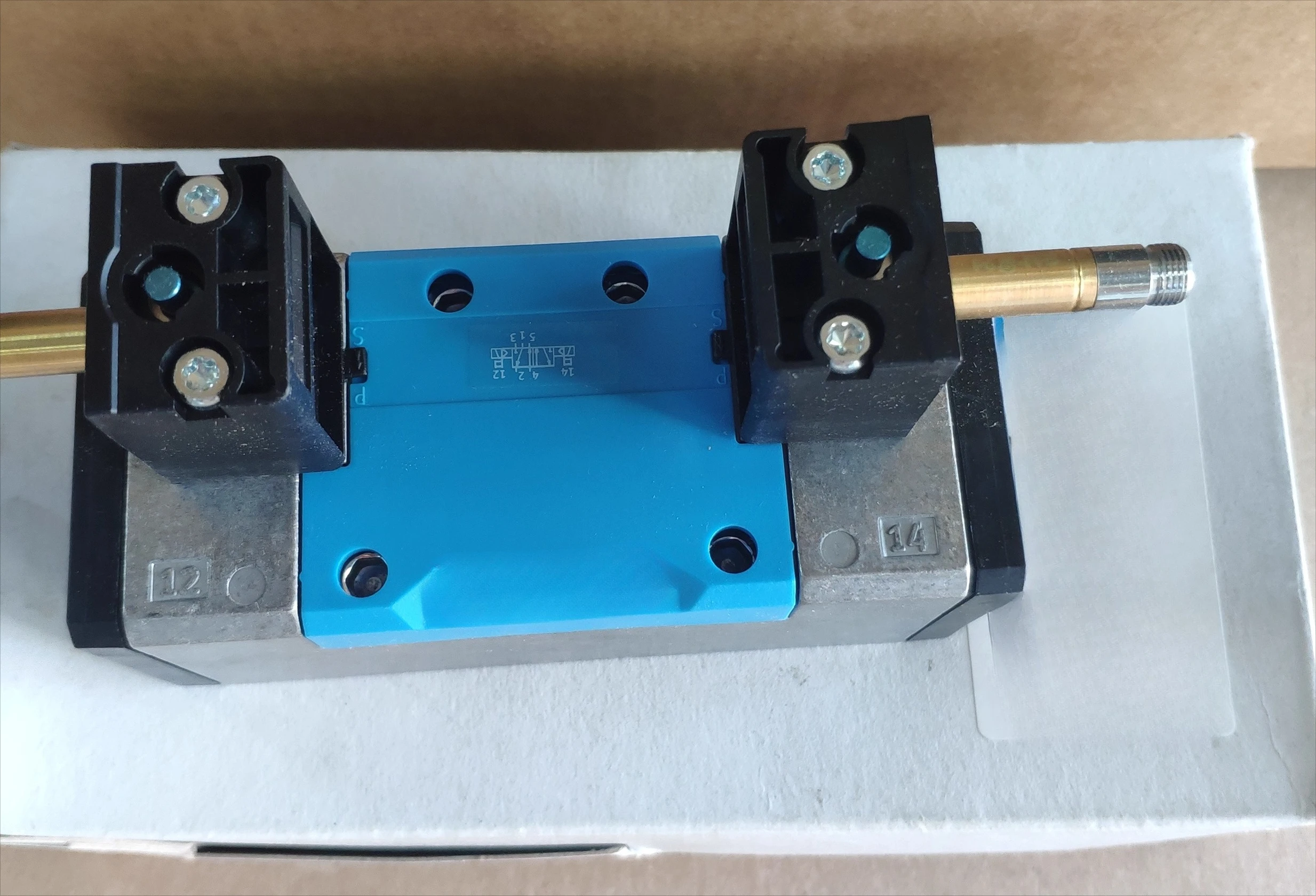 Electromagnetic Valves JMFH-5/2-D-2-C, JMFH-5-1/8-B Are Brand New and Original Car Accessories Accessoire Voiture