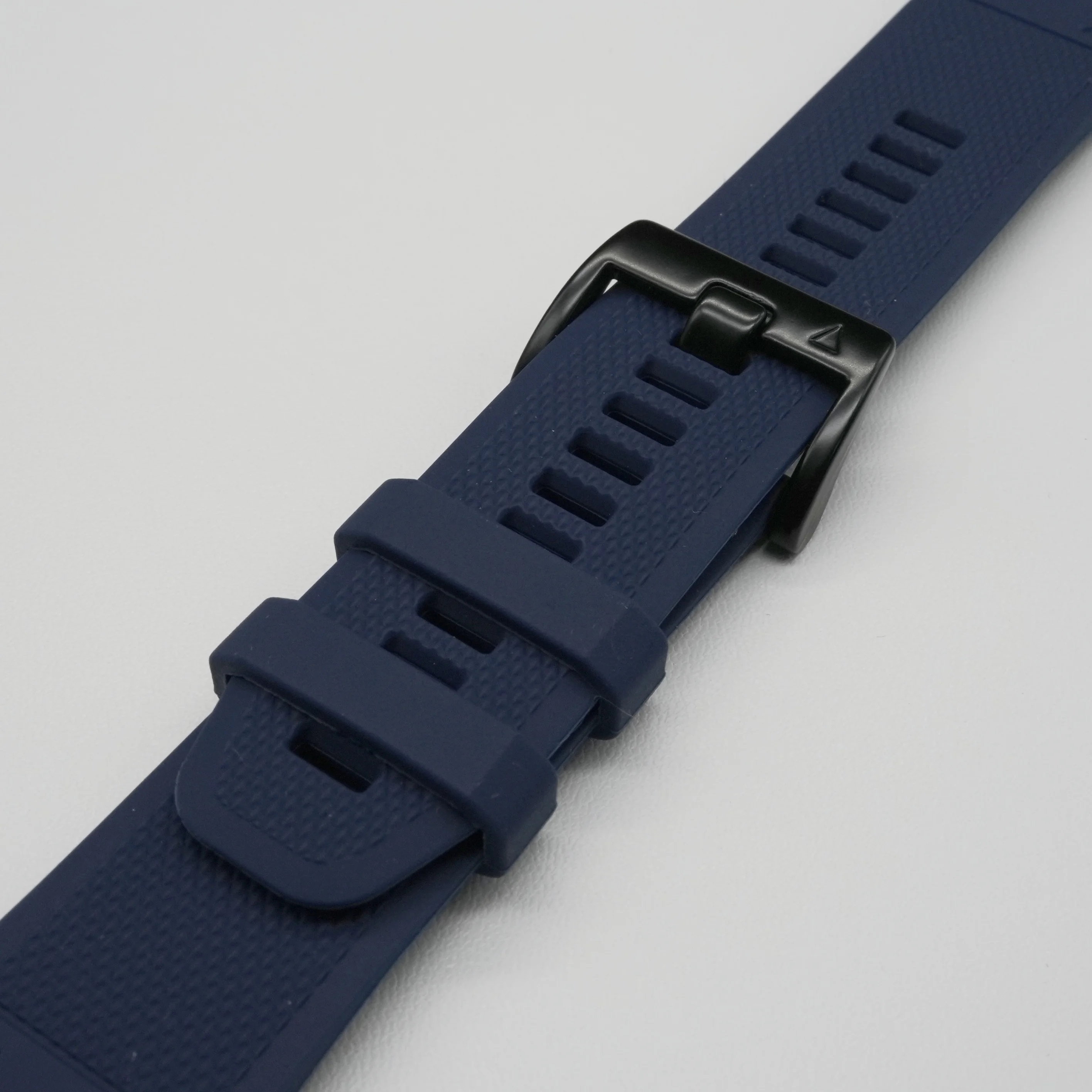 حزام السيليكون مناسب لـ Garmin 22 و26mm، بألوان غنية وأنماط مختلفة.
