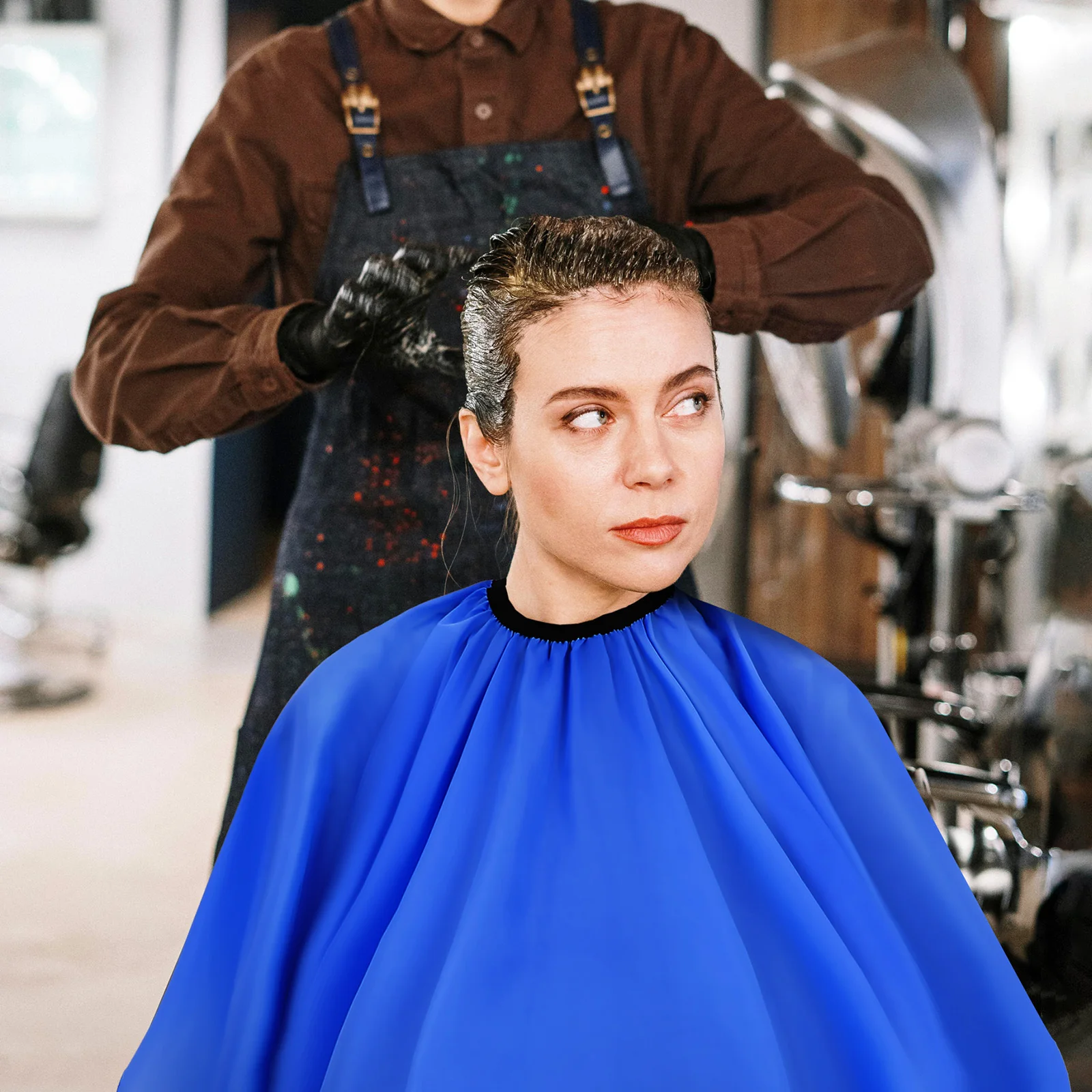 이발사 케이프 미용 케이프 가벼운 탄성 넥 버클 클로저 유니버설 핏 살롱 헤어컷 앞치마 남녀 공용