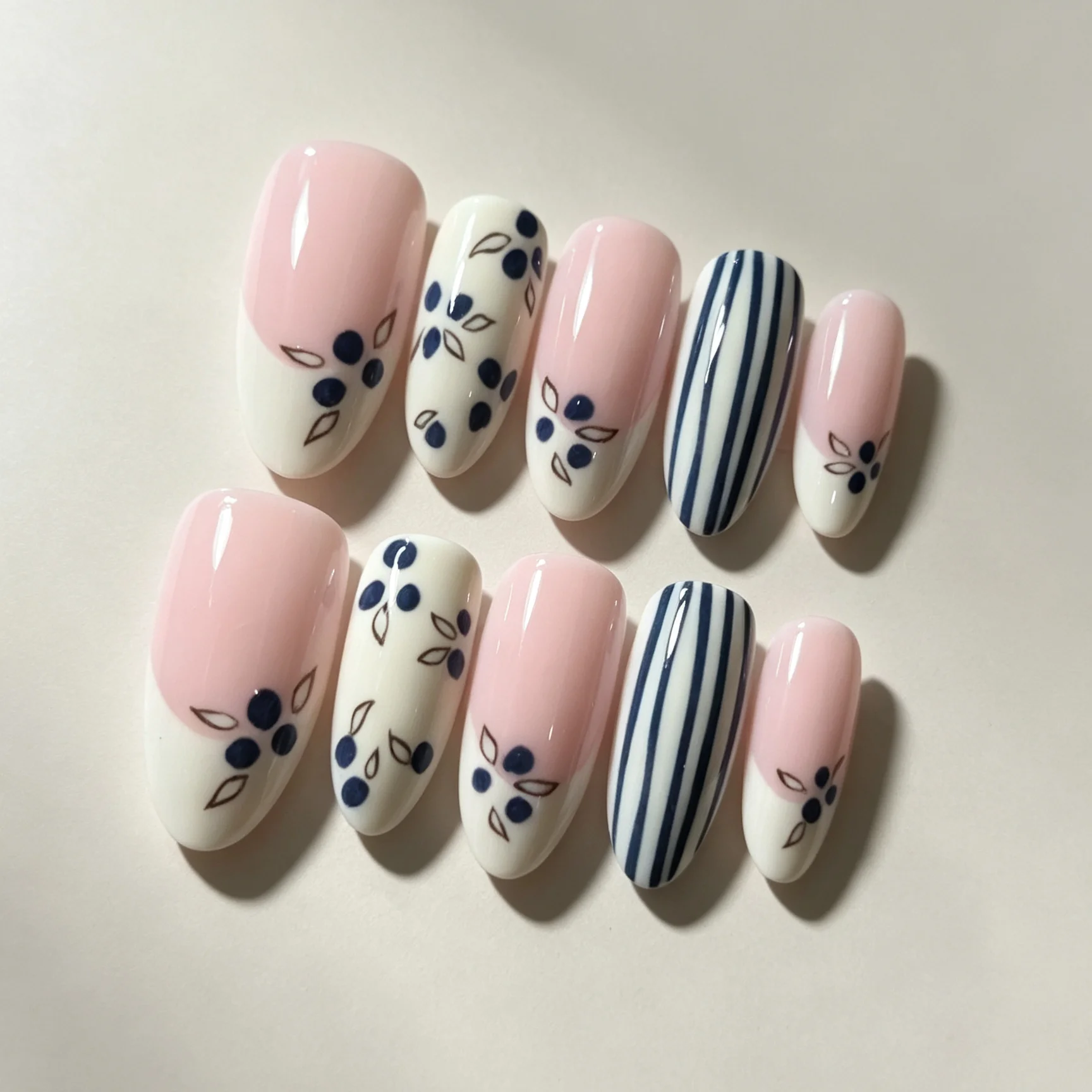 10 pieces of hand pressed almond shaped nails, beautiful fake nails, bare base beige blueberries, suitable for women to use