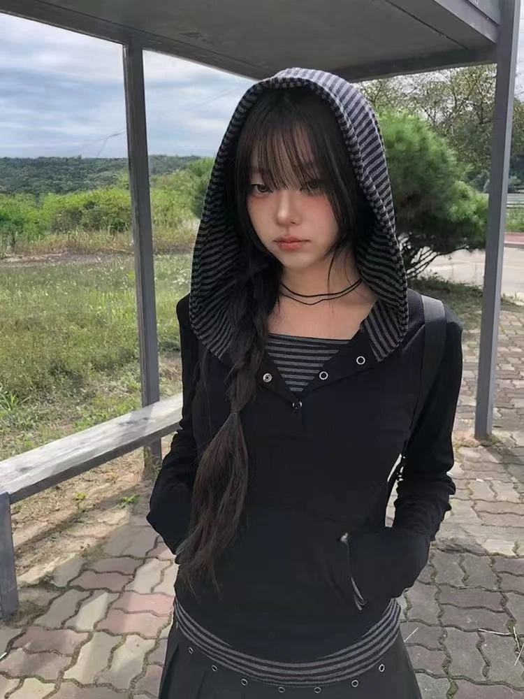 Koszulka w stylu koreańskim INS z paskami i patchworkiem, zapinana na guziki, z kapturem, z długim rękawem, damska, nowa kolekcja jesień-zima, casualowa, dopasowana.