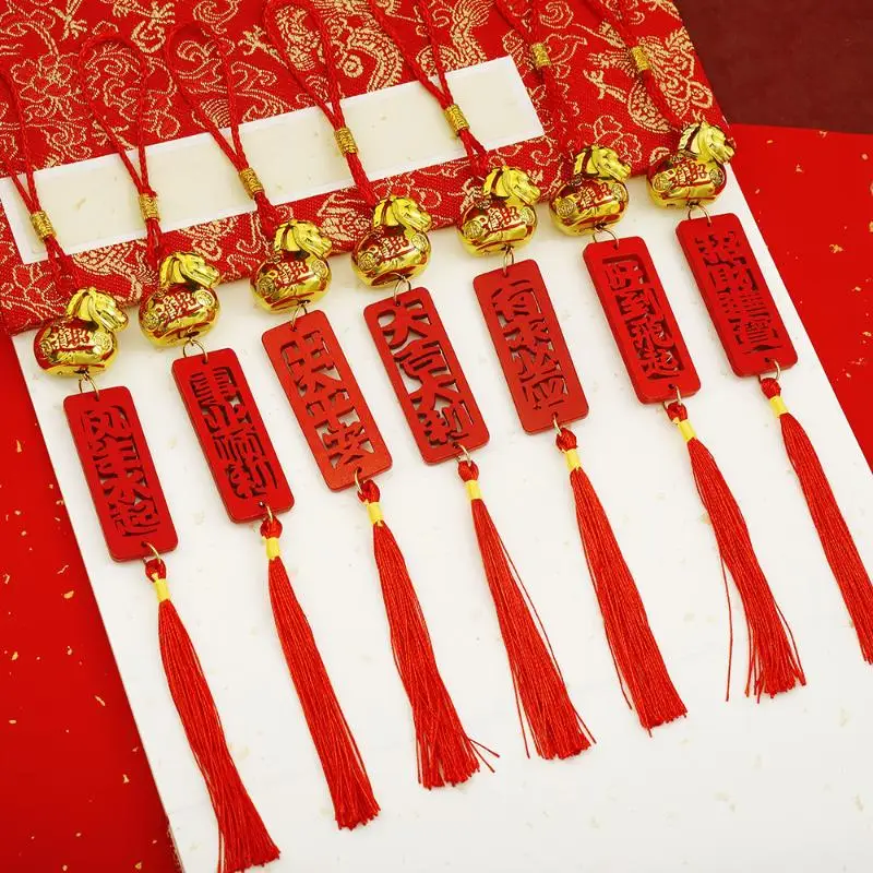 2026 الحصان العام الذهبي البلاستيك ثروة قلادة زودياك الحصان محظوظ الربيع مهرجان المنزل سيارة حلي معلقة هدايا السنة الجديدة