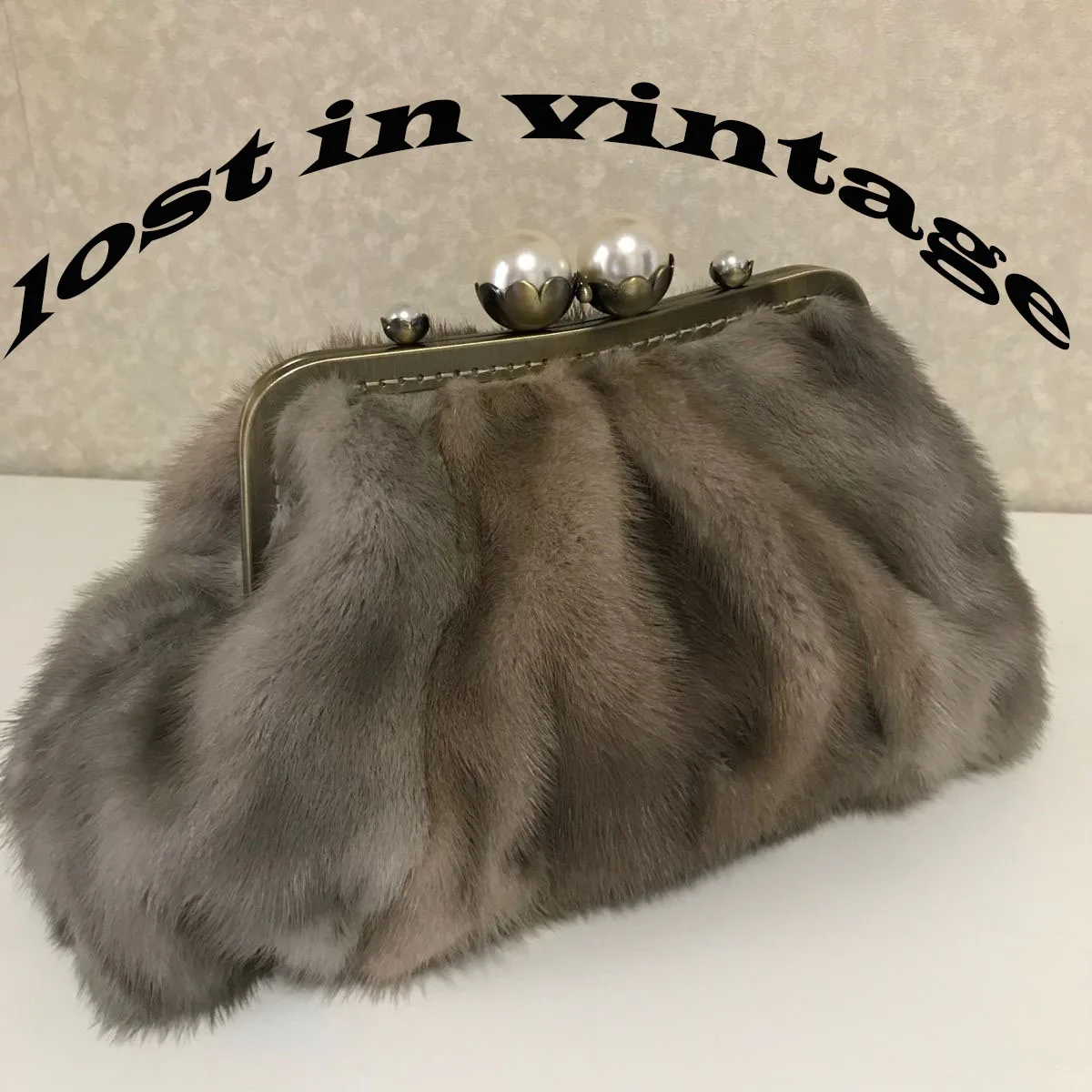 LOST IN VINTAGE Mink Soft Soild Bag Swamp Fur Bag Pearl Balls Bronze Kiss-lock Large Purse Clutch Metal Frame Borsa 37x25x10cm