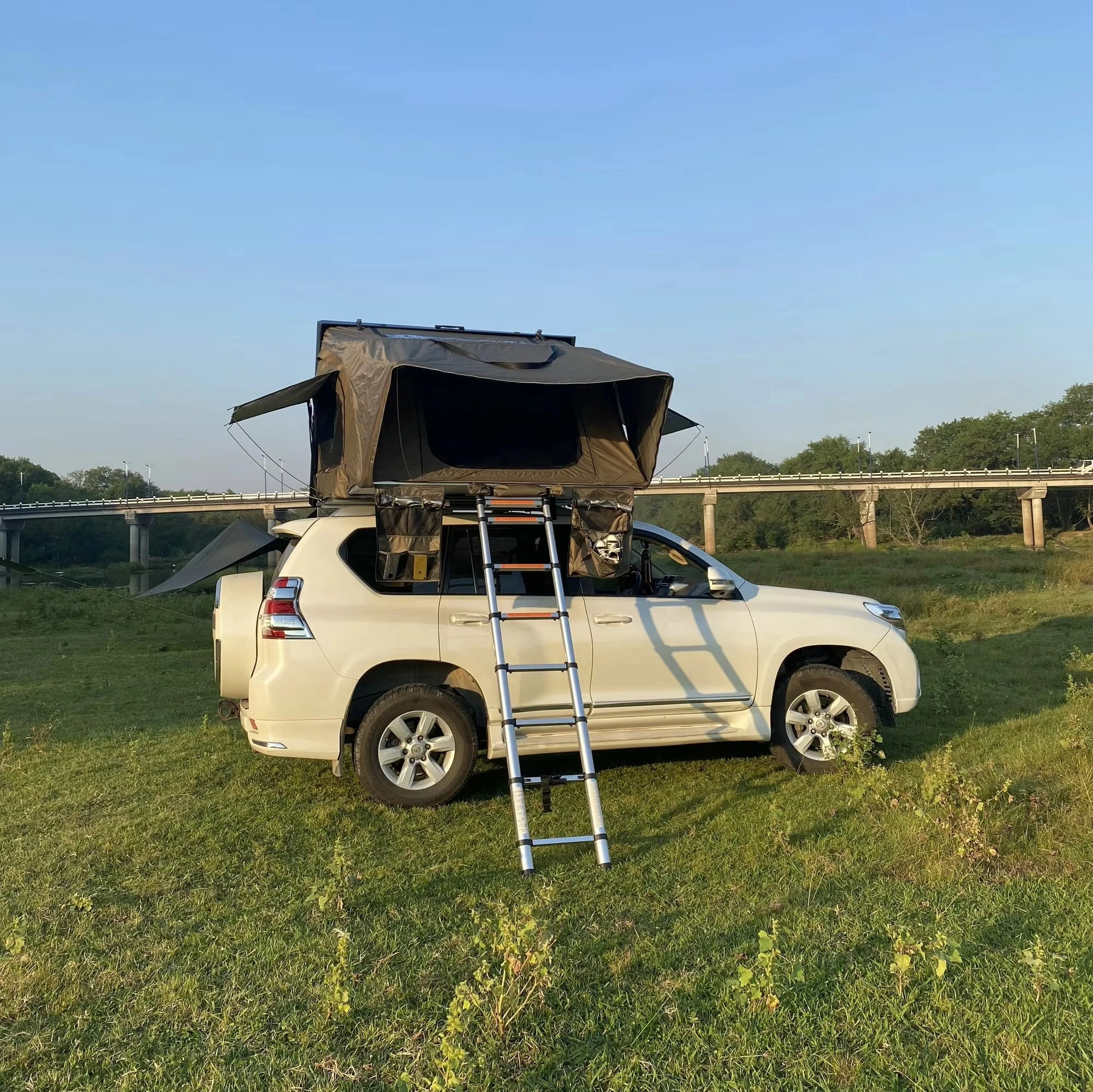 JWL-006S Aluminum Hard Shell Rooftop Car Camping Tent Outdoor Waterproof Hardtop Suv Roof Top Tent