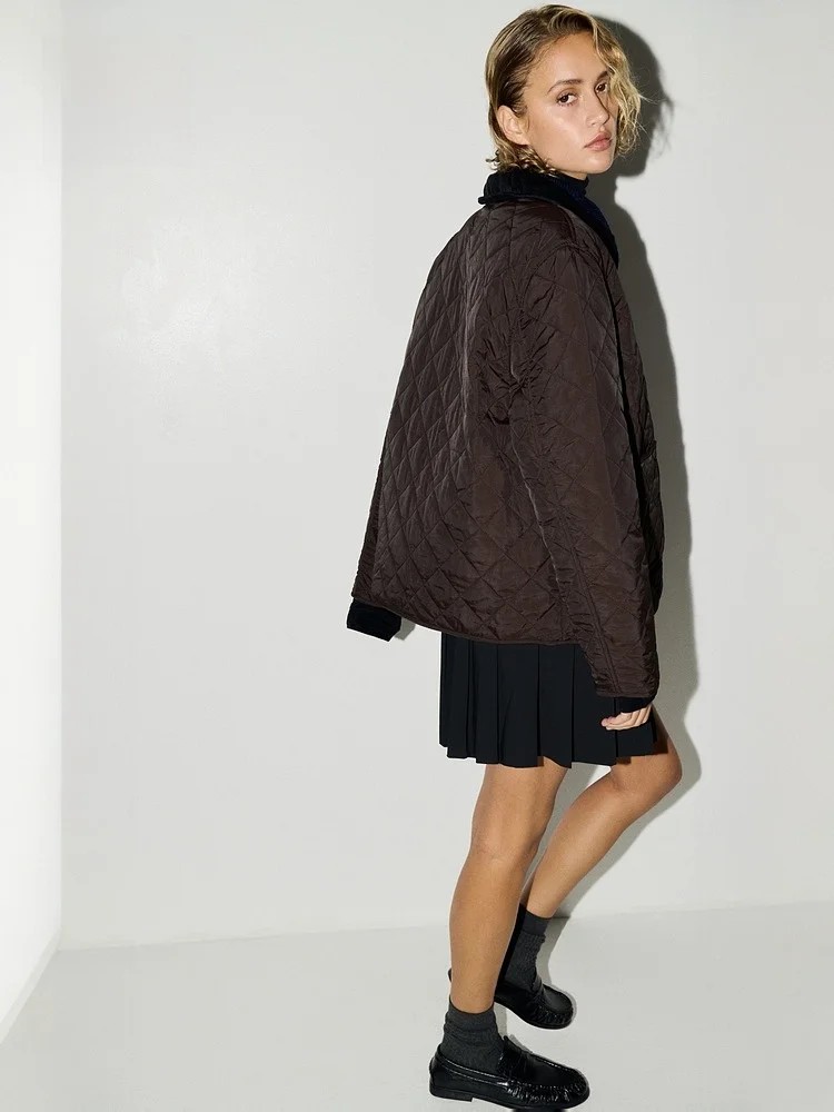 معطف نسائي من H&M ort Jaet 2025 شتاء جديد بزر واحد وياقة سروال قصير Bfled بنمط ماسي مبطن من ألياف النايلون