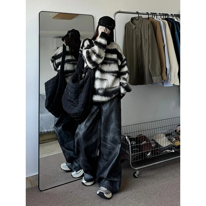 

Trendy Oversize Striped Sweater for Men Loose Comfortable Korean Sle Knitted irt Couple Matching Autumn Soft Polyester