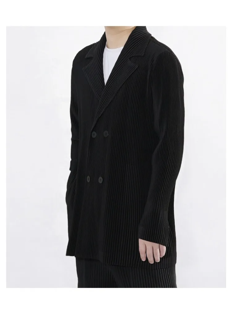 2025 New Miyake Pleated Men's Suit Long Sleeved Jacket with Black Lapel for A Luxurious and Loose Fit Commuting Office Jacket
