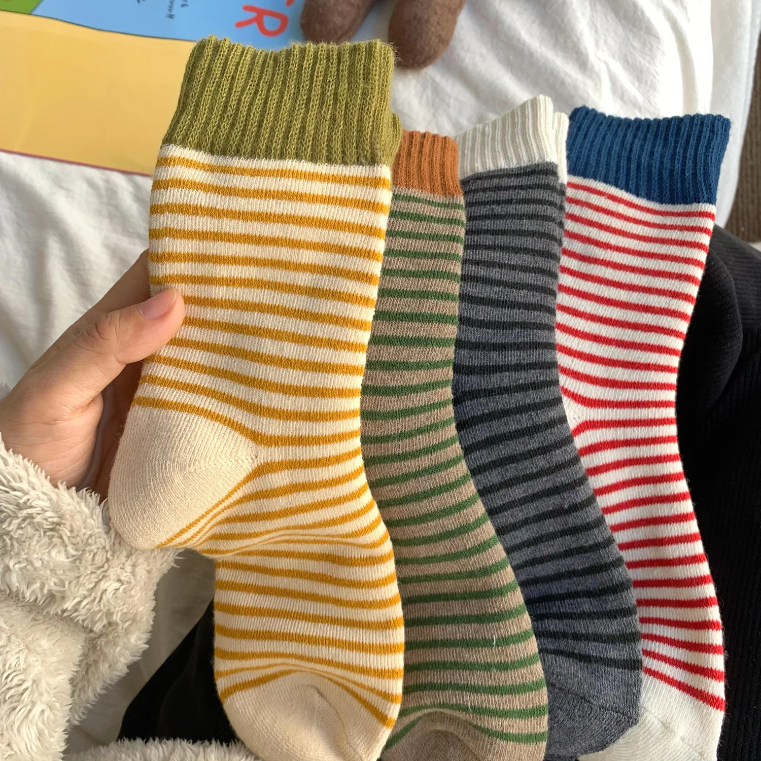 Женские осенне-зимние носки, модные однотонные носки, простые утолщенные теплые шерстяные чулочно-носочные изделия в вертикальную полоску, носки с ворсом в рубчик