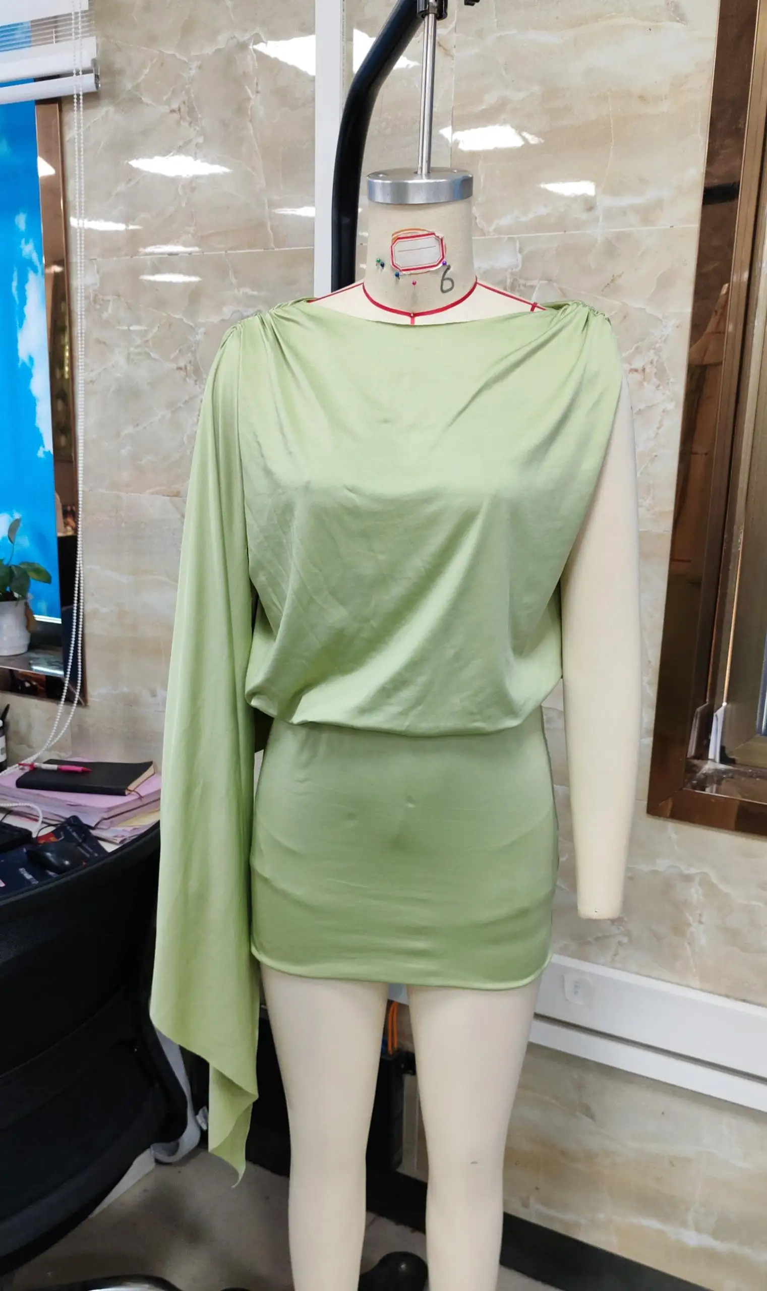 

Женское платье с открытыми плечами, с длинным рукавом и открытой спиной, однотонное мини-платье для вечеринок, клубов, свиданий