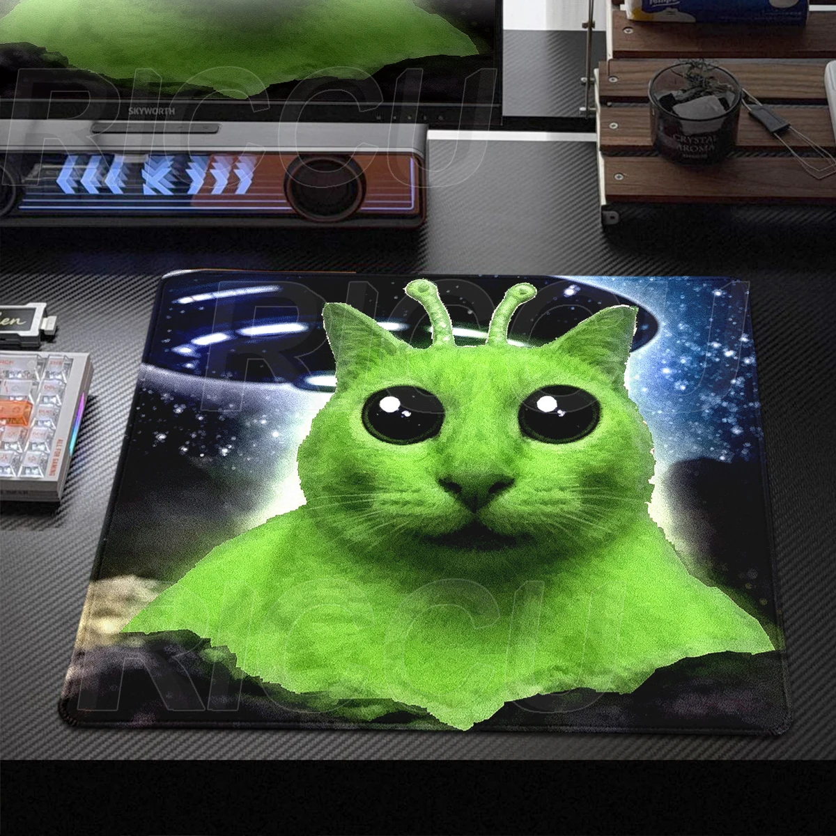 Small Funny Cat Desk Mat Alien Cat Meme Mouse Pad Laptop Rubber Non-Slip Lock Edge Portable Mousemat Office & Gaming Accessories