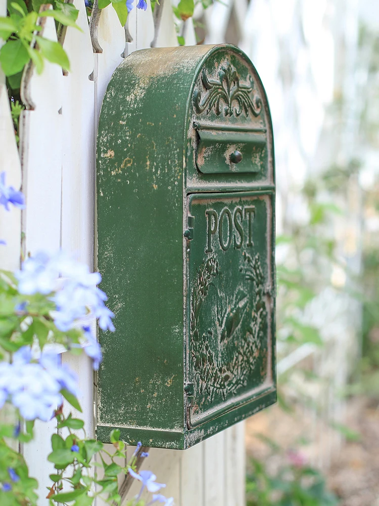 Menshyu Iron Art European Style Wall Mounted Waterproof Green Vintage Garden Mailbox Rural Theme Letter Box Post Box