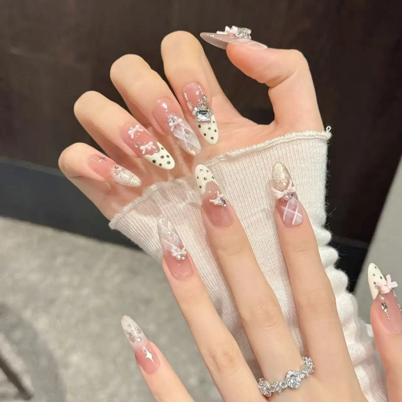 10pcs Pure Hand Pressed Oval/Stiletto Nail Art,Nice Fake Nails,Miu-style,Sweet Bow,Polka-dot And Diamond,Suitable For Women