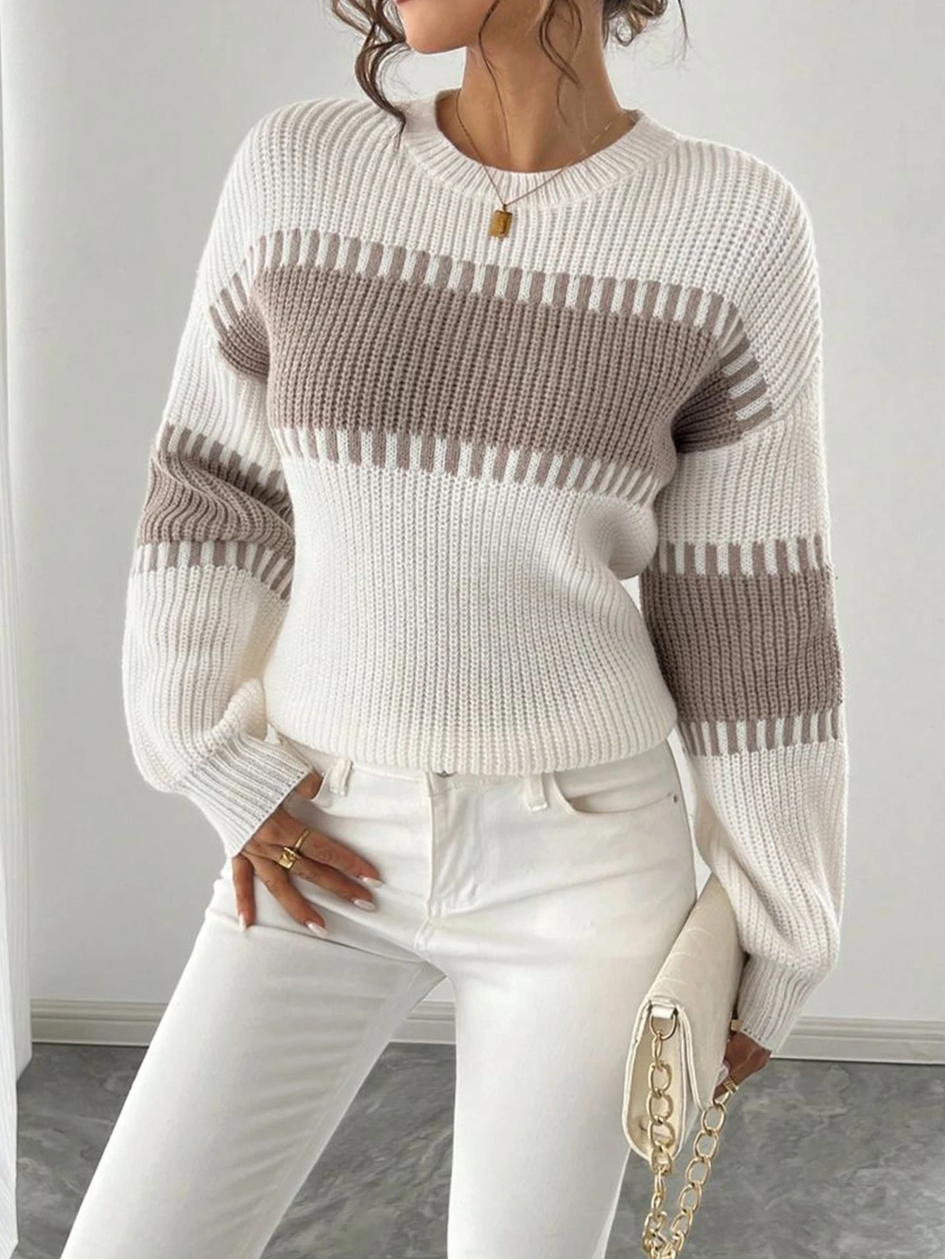 New Autumn and Winter Niche Knit Cardigan for Women, Designed in a Lazy Style, Khaki Straight-Cut Round-Neck Pullover, Casual and Elegant Autumn/Winter Top, Basic Versatile Style for Urban Commuting, Stylish and Fashionable Casual Resort Wear, Designer-Patterned Niche Knit Cardigan, New Year, Valentine's Day, Christmas Holiday Clothing, Instagram-Style Clothing, Popular among Koreans, Date Gift, Women's Clothing