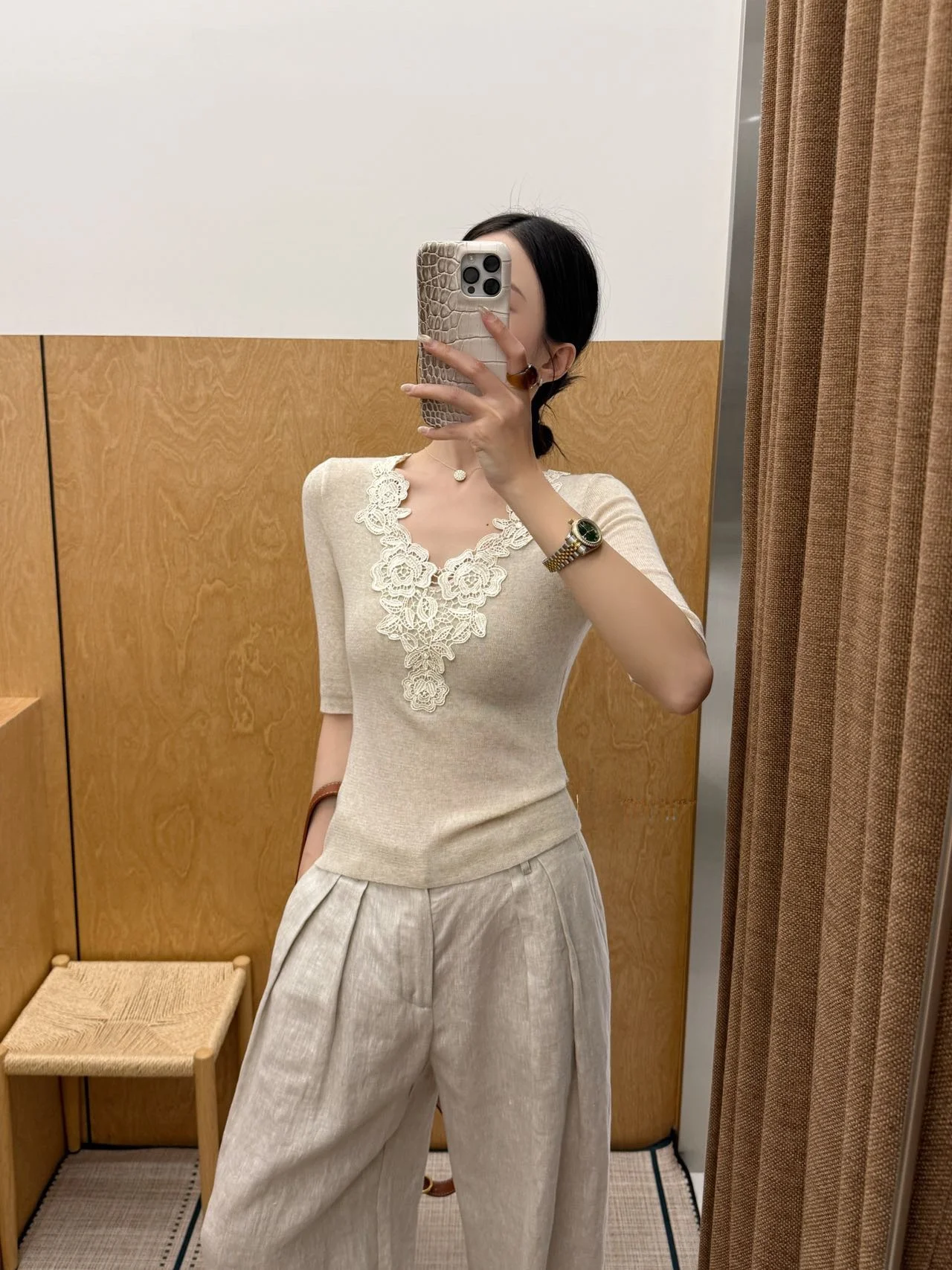 

Elegant V-Neck Splice Lace Trim Knitted Shirt Women's Slim Fit Midi Sleeve Fashionable Versatile Breathable Comfortable Skin-...