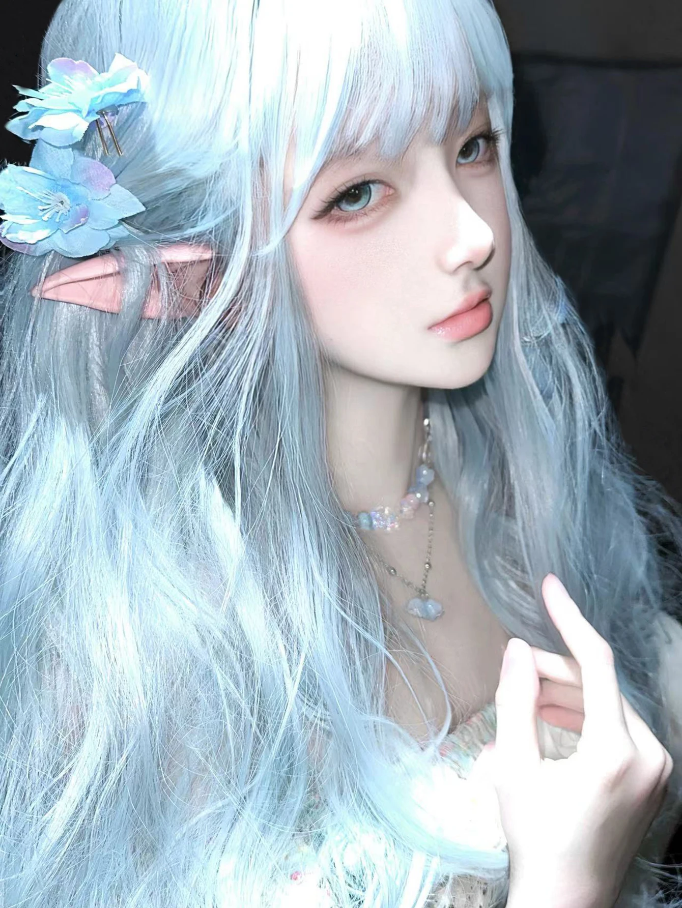 24 Zoll himmelblaue synthetische Perücken im Lolita-Geist-Stil mit Pony, lange natürliche gewellte Haarperücke für Frauen, tägliches Cosplay, hitzebeständig