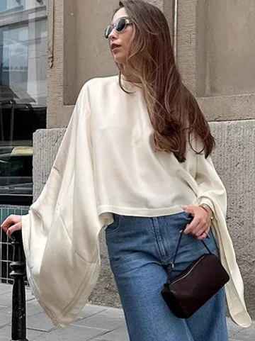 

Elegant Batwing Sleeve Blouse Women's Loose Split Hem Long Sleeve Shirt Pullover Round Neck Top for Office Wear Casual Chic Tops