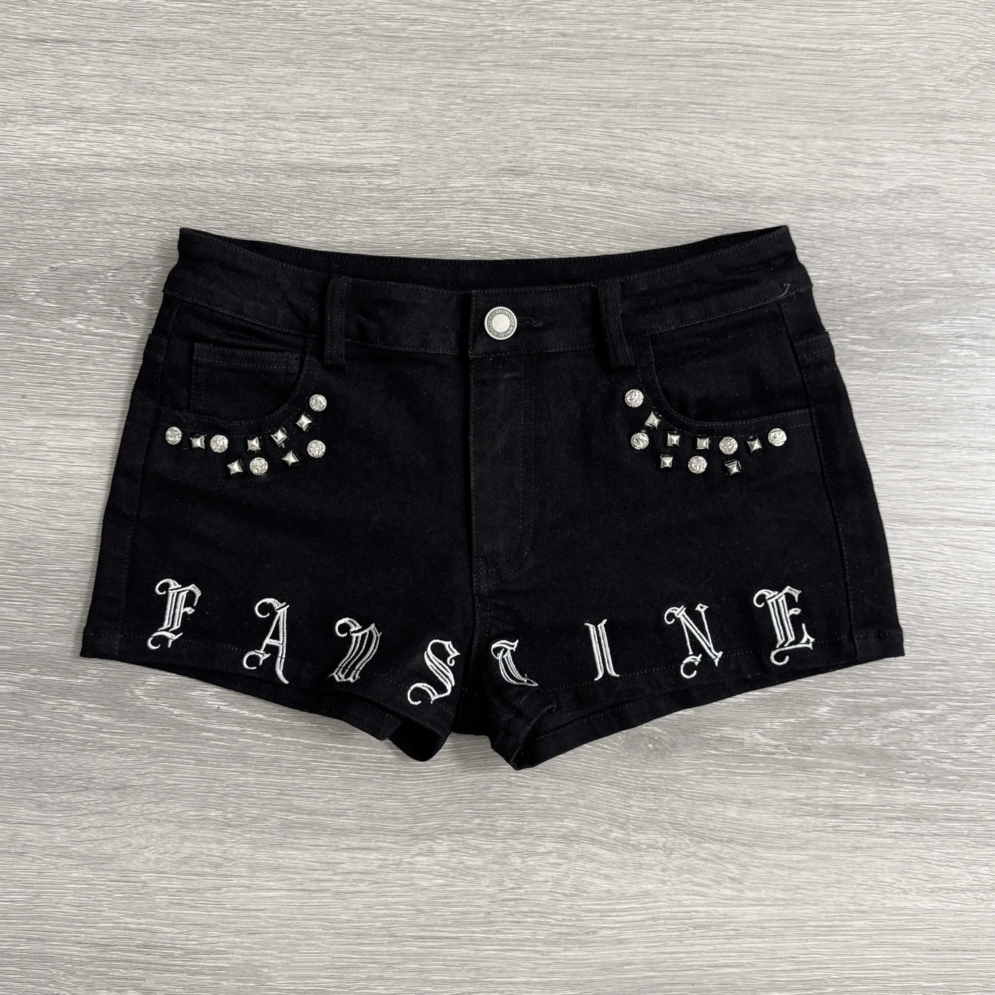 오리지널 서브컬쳐 블랙 비즈 레터 자수 숏 섹시 핫 걸스 로우 웨이스트 쇼츠 여성 클럽 스윗 쿨 쇼츠 여름