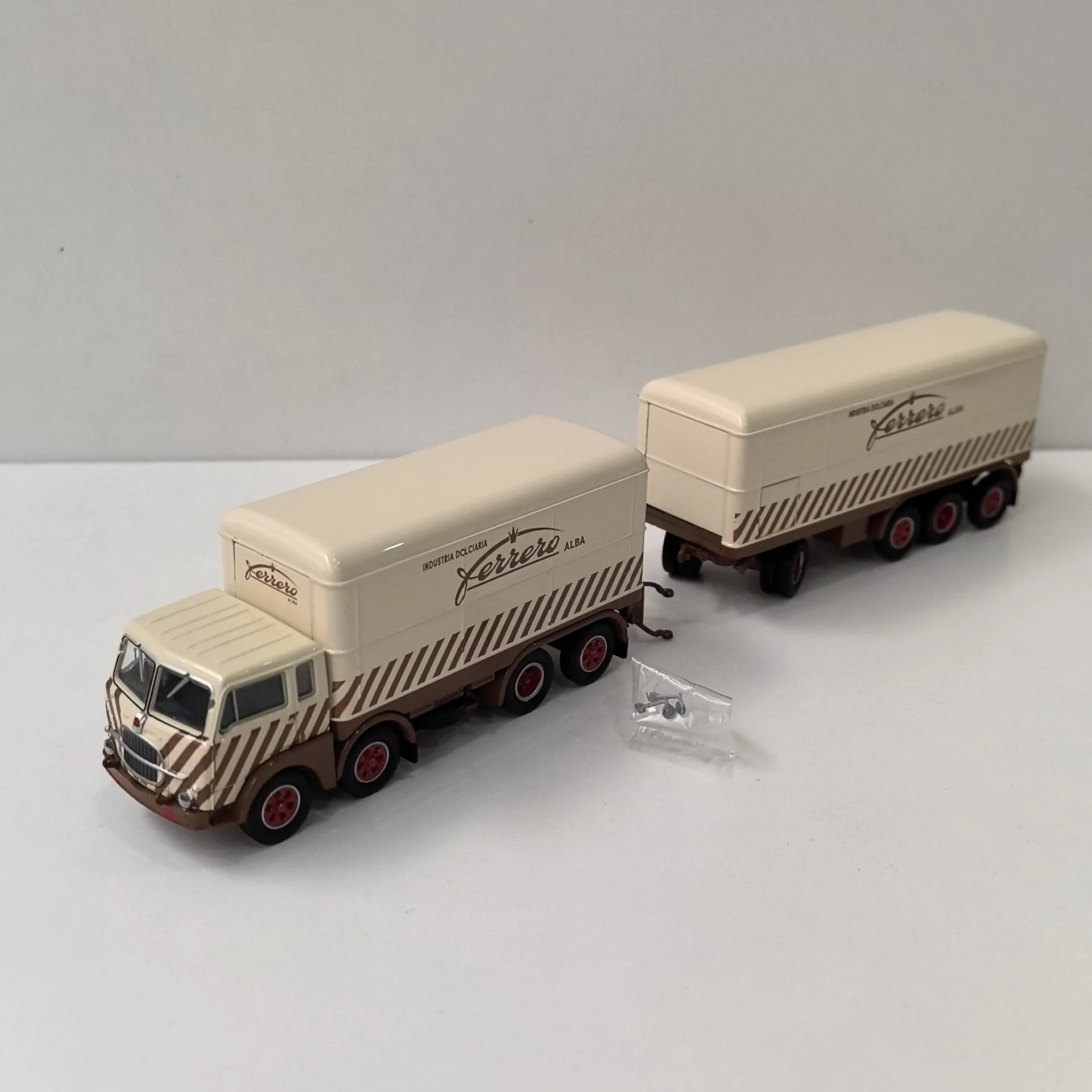 Diecast BREKINA 1/87 Scale HO FIAT 690 Millepiedi Fiat Transport Car Model Plastic Material Car Model Collectible Toy Gift