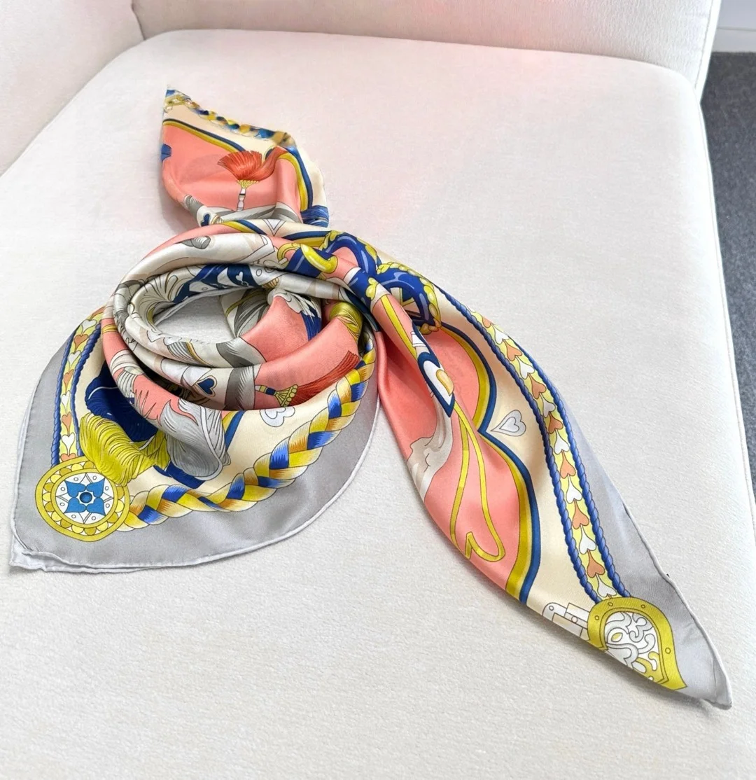 

Spring/Summer Women's Scarf Versatile Designer Silk Scarf Retro Shawl Mulberry Silk Square Scarf Commuter Outfit Holiday Gift