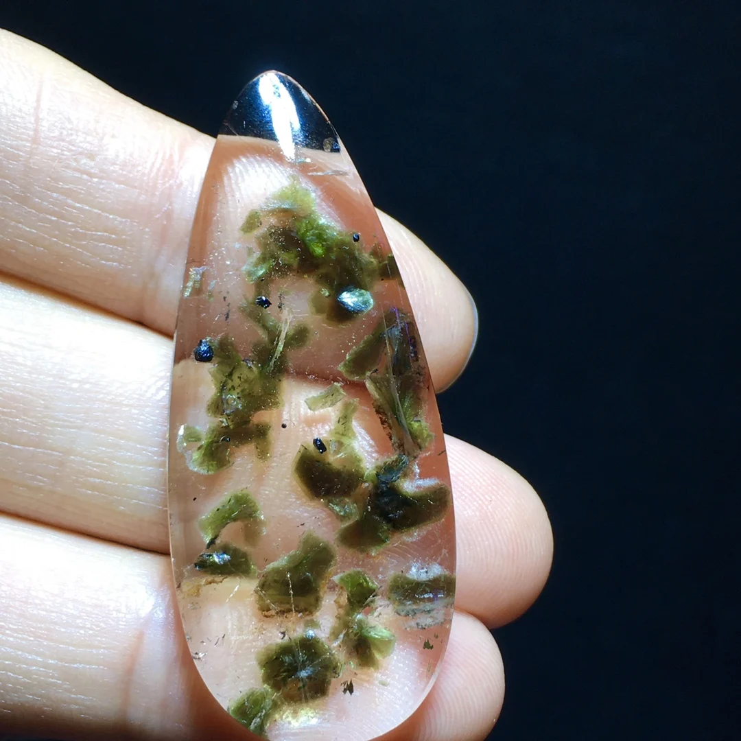 

Natural Green Tourmaline Carved Pendant Woman Men 47.2/19.6mm Tourmaline Clear Beads Fashion Jewelry AAAAAA
