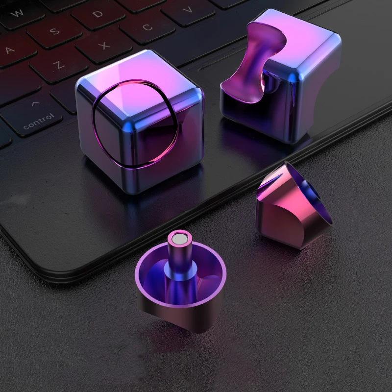 Cubo Spinner Decompressione Spinning Toy Punta delle dita Giroscopio Desktop Metallo EDC Mano Agitarsi Giocattolo Costruire Flipo Flip Regalo per bambini Adulti