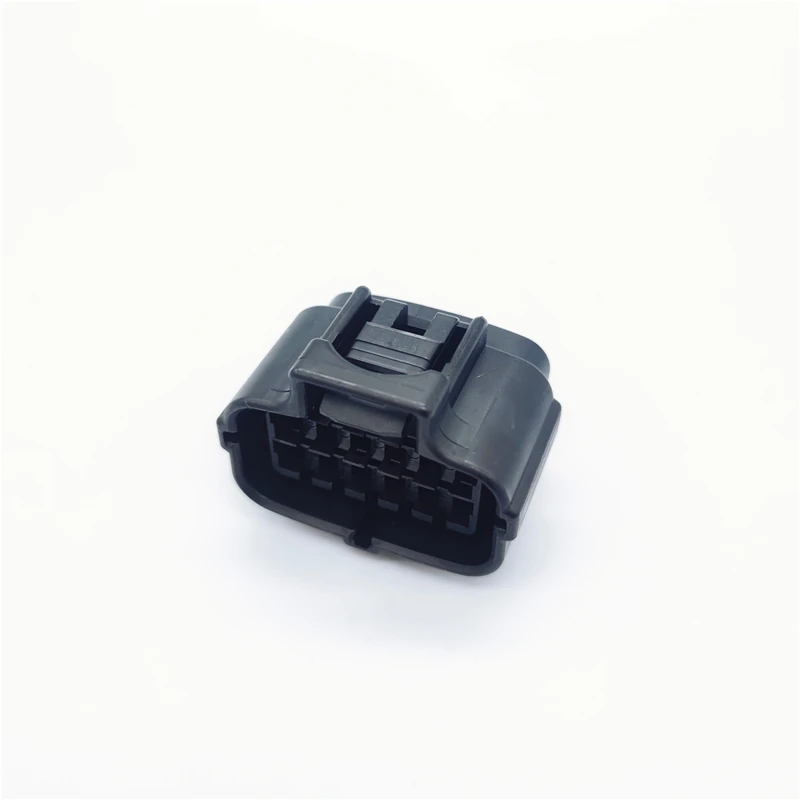 

10 PCS Original and genuine 174661-2 automobile connector plug housing supplied from stock