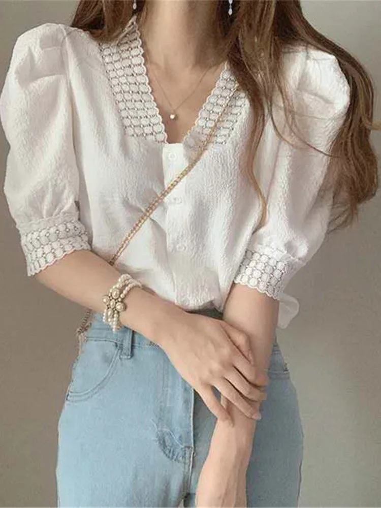 

Romantic V-Ne ort Sve Women's irt Summer 2025 Faion Trend Straight Cut Bubble Sve Pure Color Button Closure