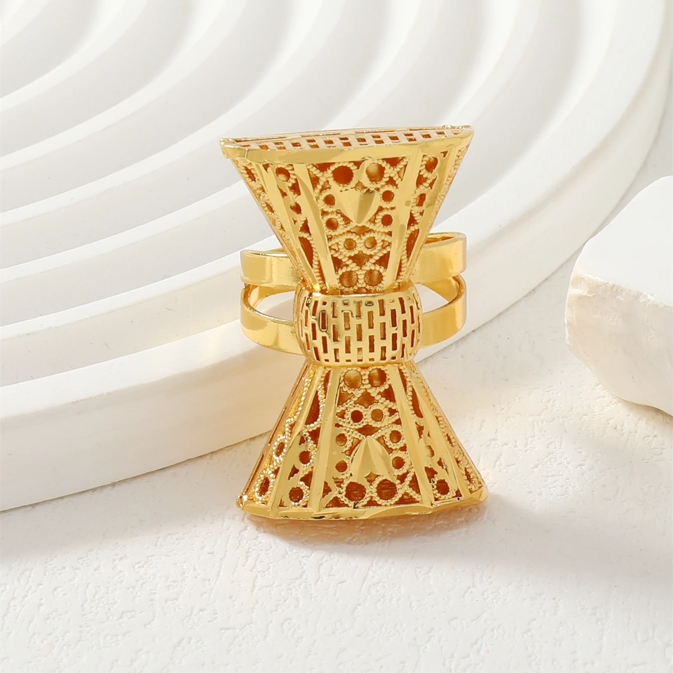 1 Middle Eastern hollow pattern copper exaggerated fashion bow women\'s size ring