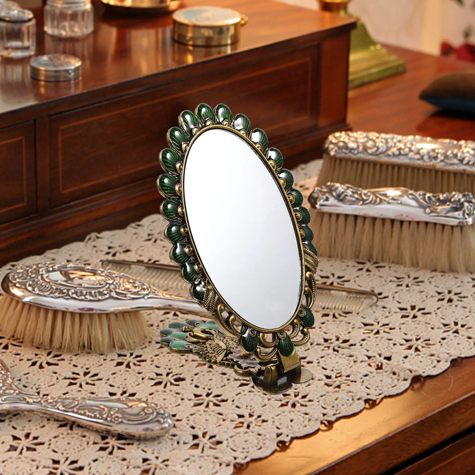 

Стильное винтажное портативное зеркало для макияжа с металлической ручкой, складное, для путешествий и повседневного использования, с четким отражением, компактное.