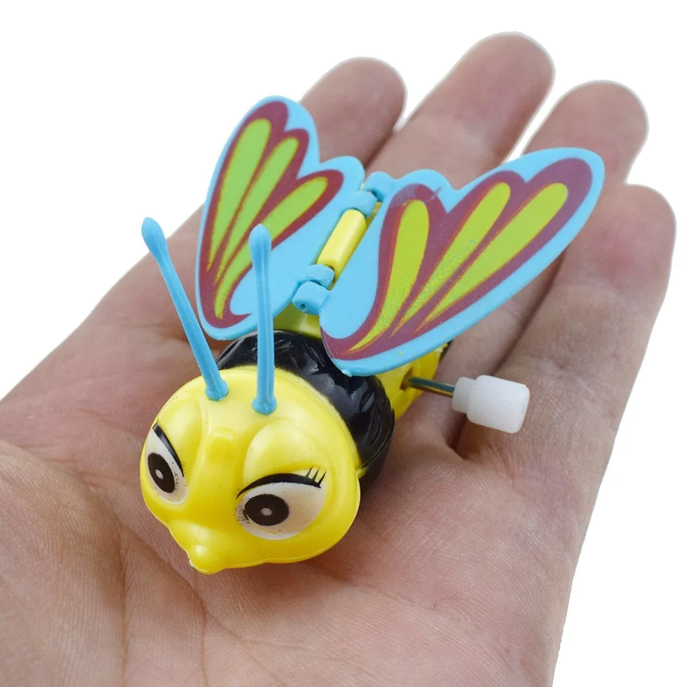 Giocattoli creativi divertenti a orologeria Wind Up Will Swing Wings Bumblebee Bee Model Cartoon Animal Clockwork Toys regali di pasqua per bambini