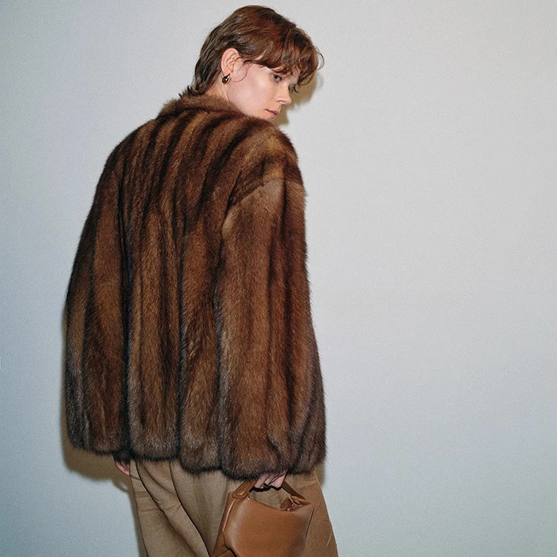 Ftangaiur Winter Damen Russian Sable Gypsophila Nerzmantel V-Ausschnitt Maßgeschneiderte Damen Luxus Medium Real Nerz Pelzmäntel